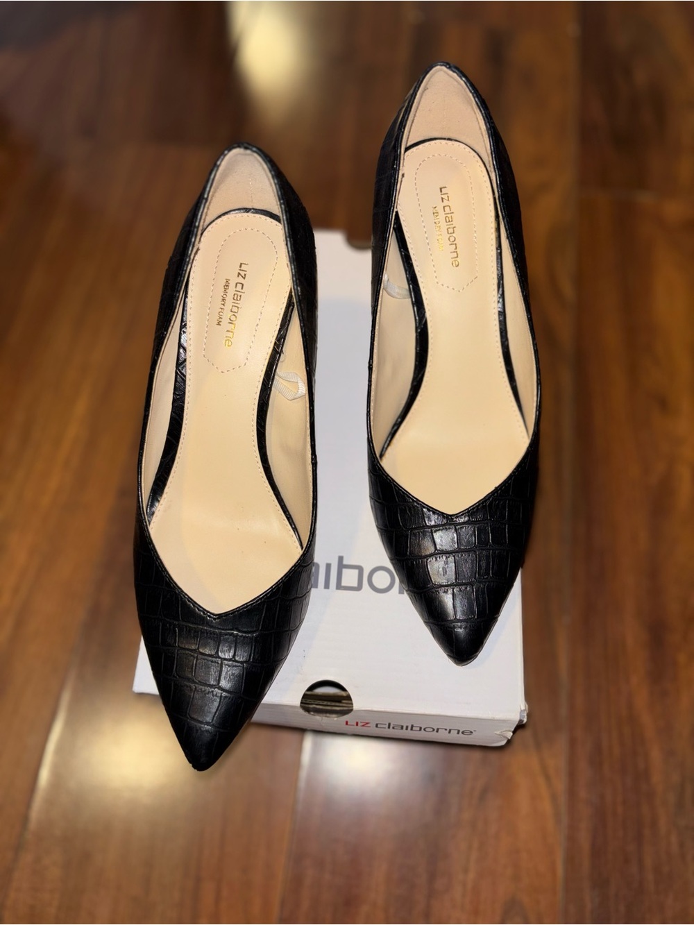 Liz Claiborne Black Croc-Embossed Pointed Pumps